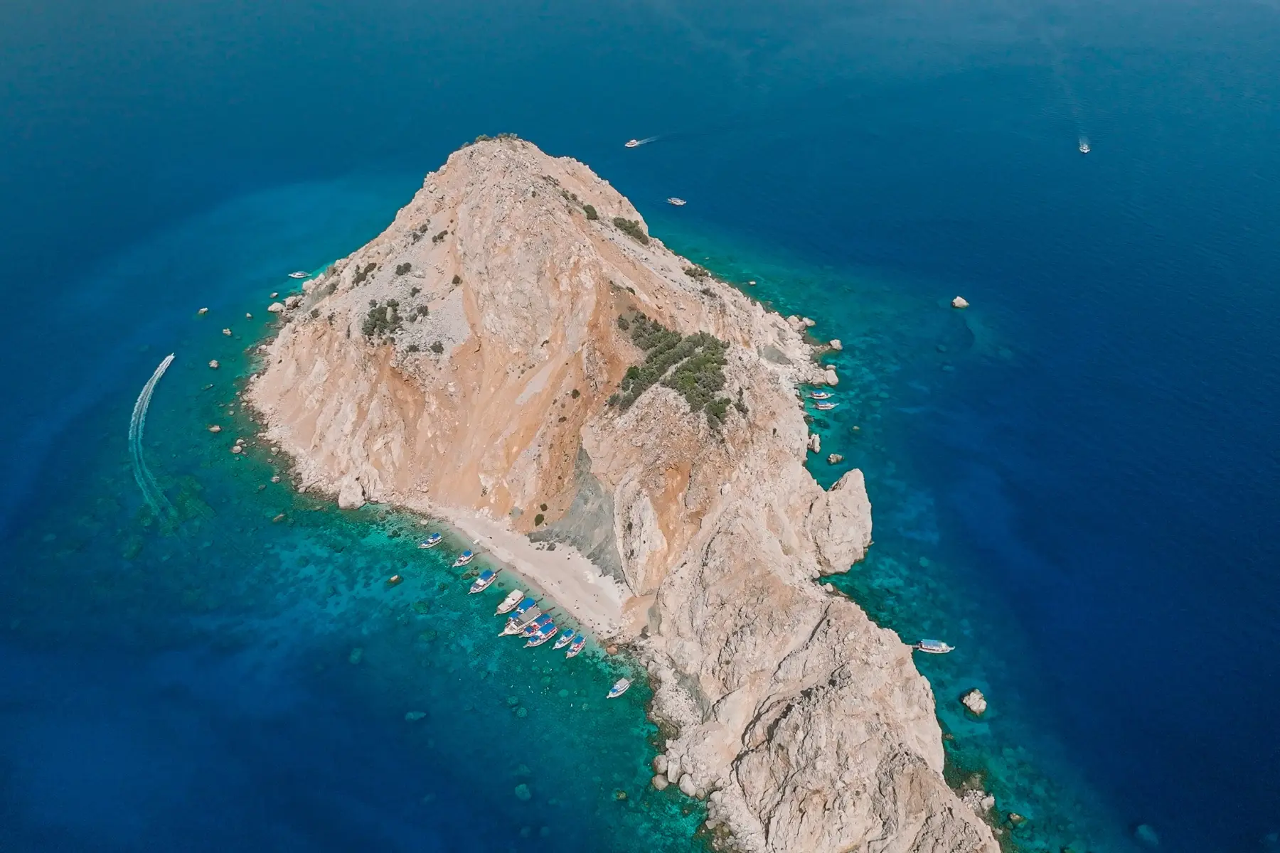 Suluada Maldives Boat Tour